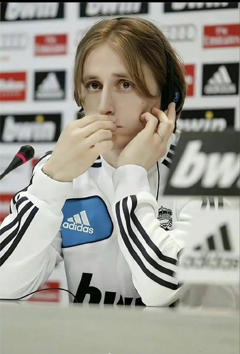 英超积分榜！阿森纳6分领跑，曼城利物浦惨遭绝平，维拉有机会？