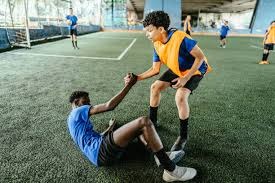 自首秀以来，优素福-福法纳首次在米兰比赛中担任替补